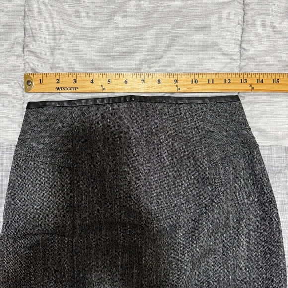 Express Gray Zip Back Layered Detail Pencil Skirt Size Small - Picture 11 of 14